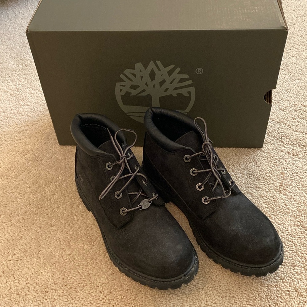 Women’s Timberland Waterproof Chukka Boot New In Box Black Nubuck Size 7.5 M